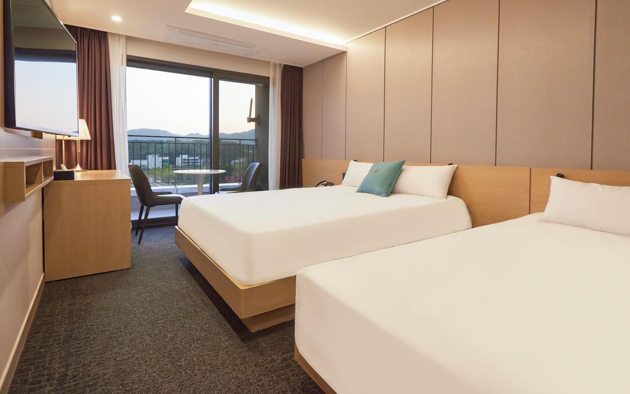 room-card-img-0